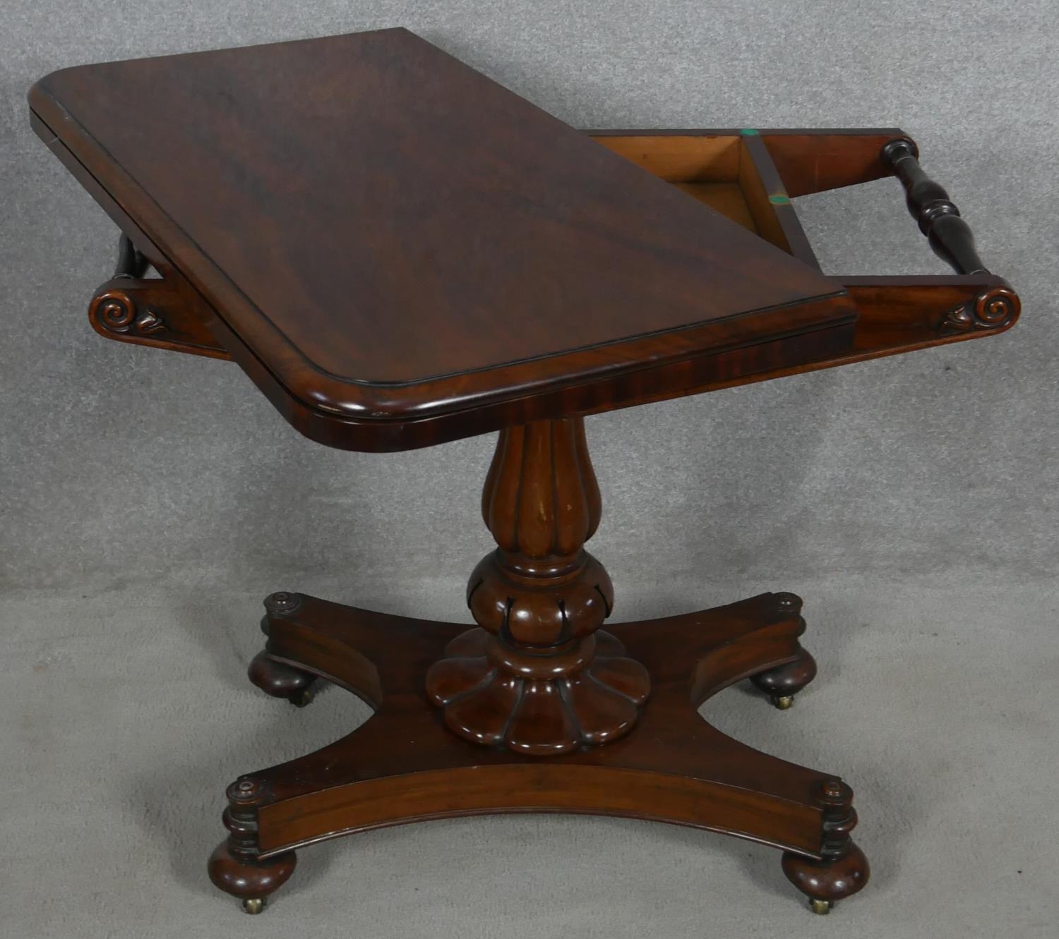 A William IV mahogany foldover top card table with baize lined surface on reeded bulbous pedestal - Image 2 of 6