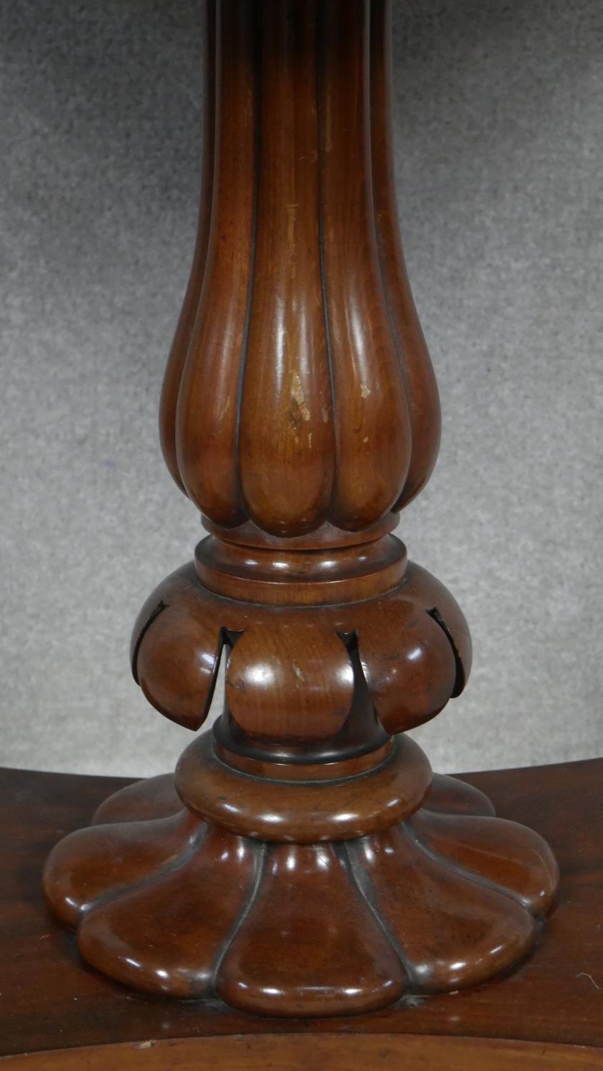 A William IV mahogany foldover top card table with baize lined surface on reeded bulbous pedestal - Image 4 of 6