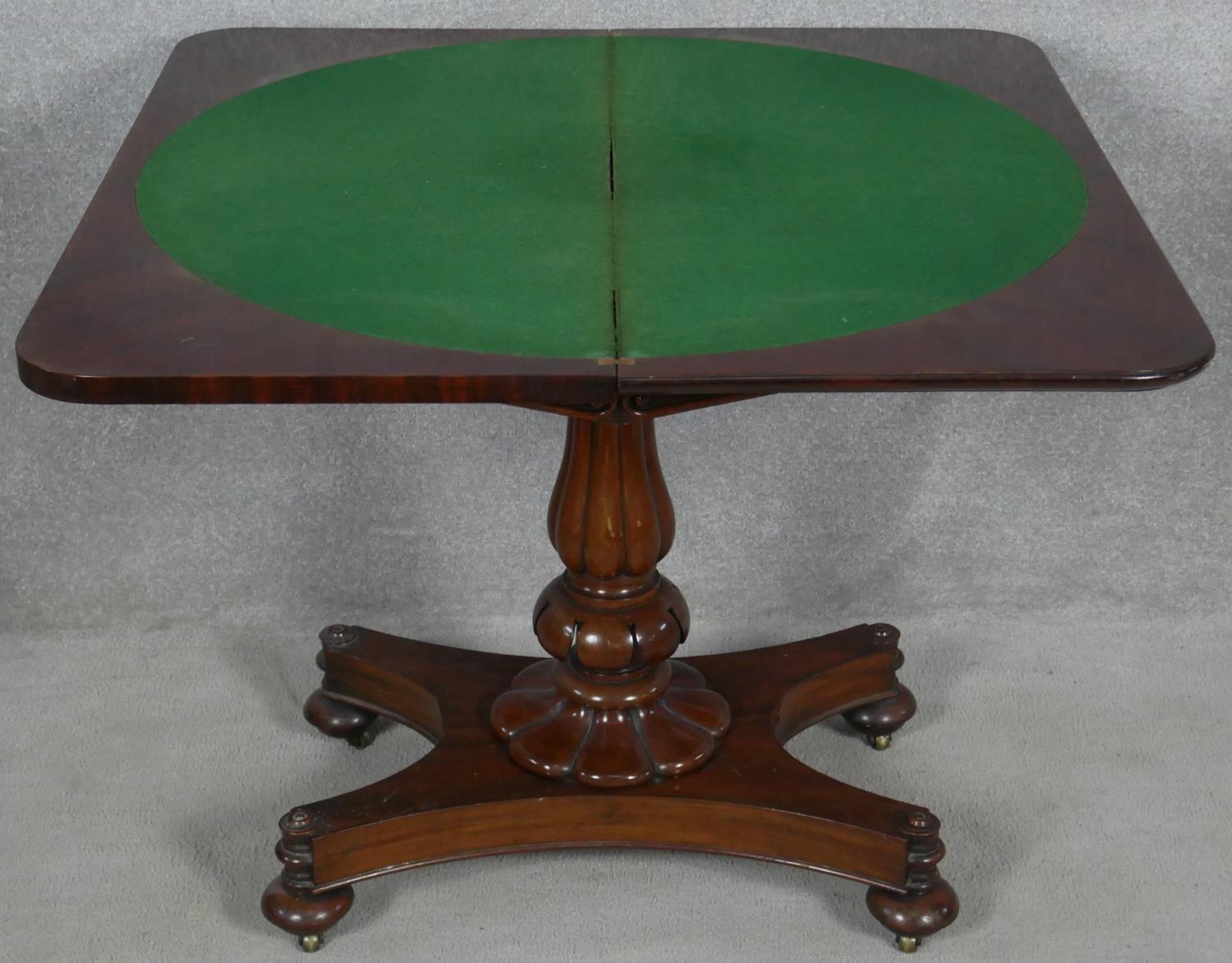 A William IV mahogany foldover top card table with baize lined surface on reeded bulbous pedestal - Image 3 of 6