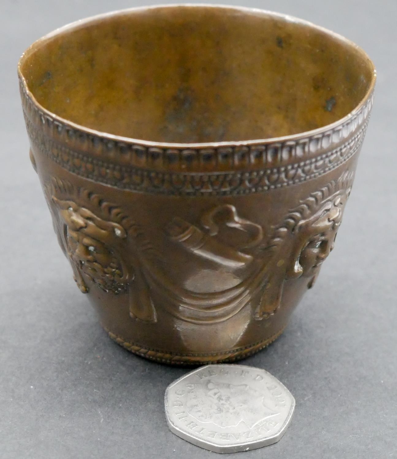 A 19th century bronze classical design cup signed F. Levillain & F. Barbedienne. Decorated with - Image 6 of 6