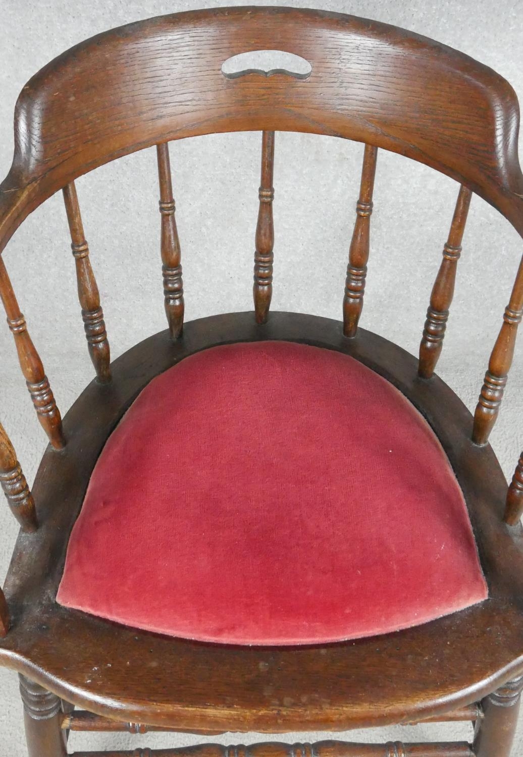 A late 19th century oak captain's desk chair with spindle back on stretchered supports. H.76cm - Image 3 of 5
