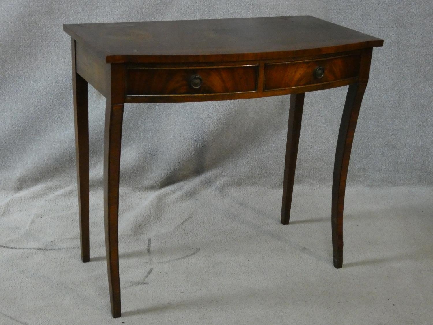 A Regency style flame mahogany console table fitted with frieze drawers on sabre supports. H.77 L.85 - Image 2 of 5