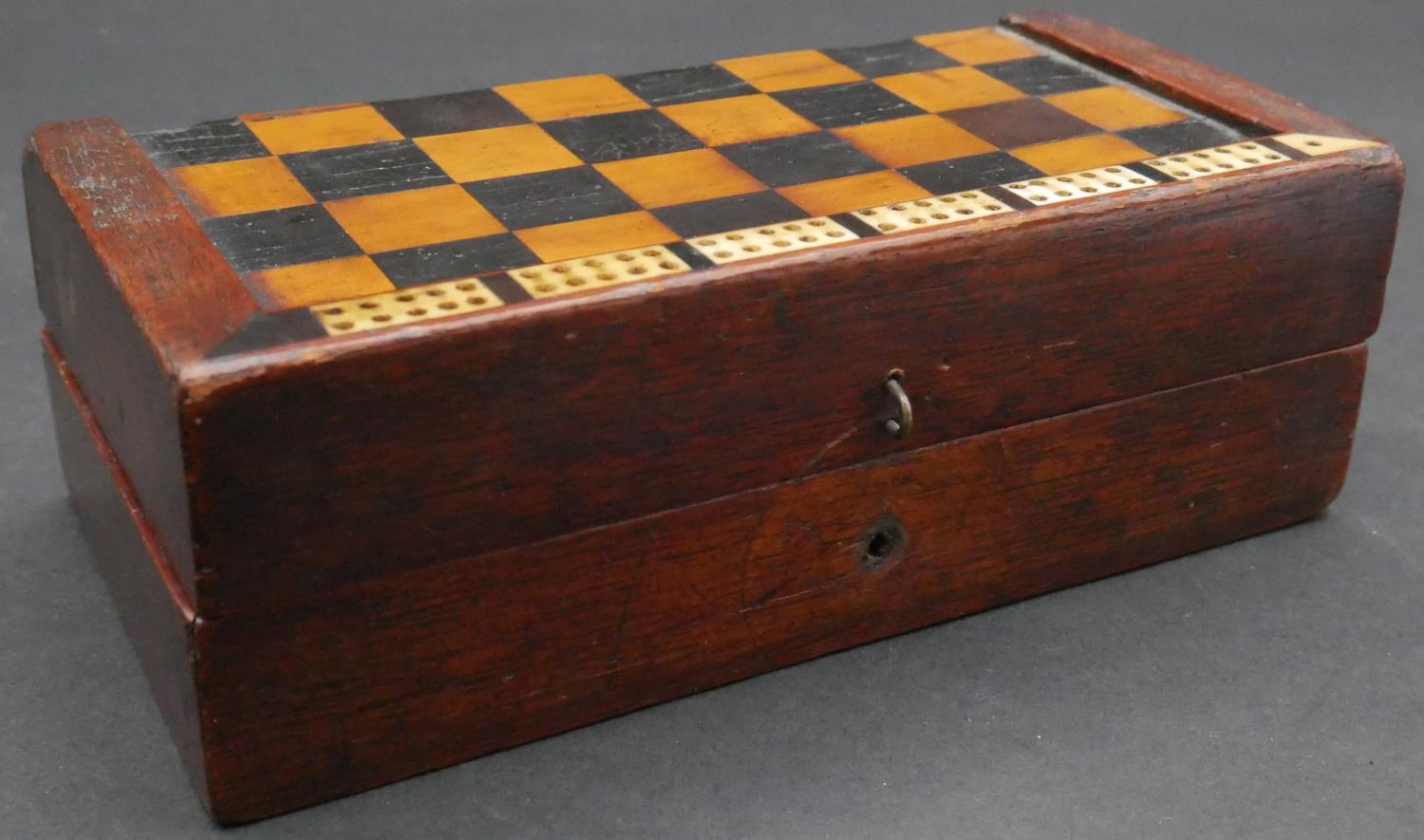 A Victorian inlaid wood and ivory travelling draughts/cribbage game board, with a pack of cards, - Image 7 of 8