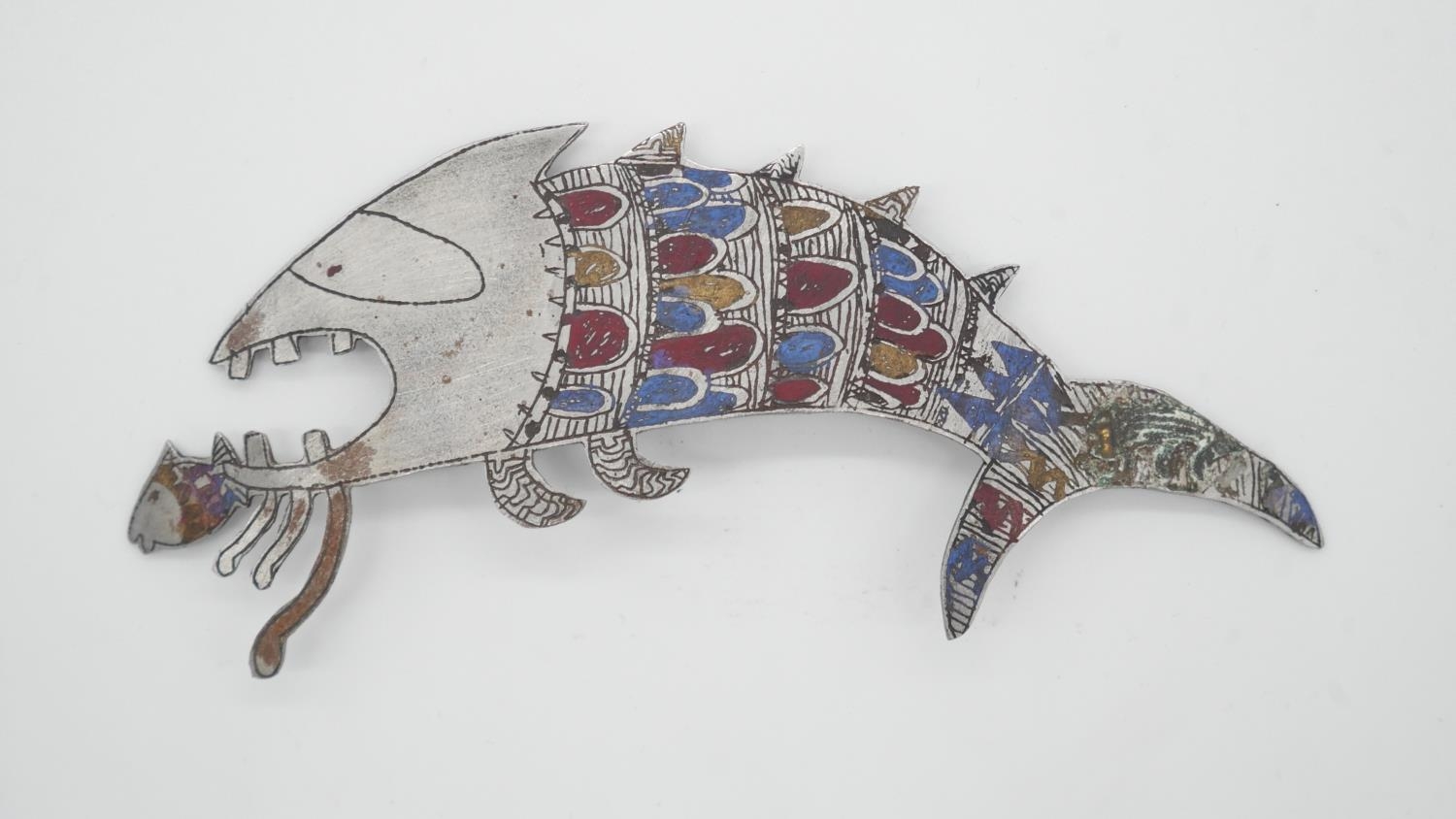 Five statement brooches. Including metal enamelled bespoke made brooches, one of a fish eating a - Image 6 of 7