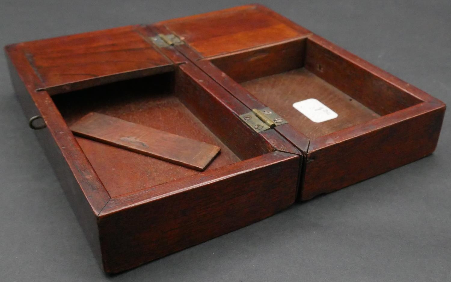 A Victorian inlaid wood and ivory travelling draughts/cribbage game board, with a pack of cards, - Image 3 of 8