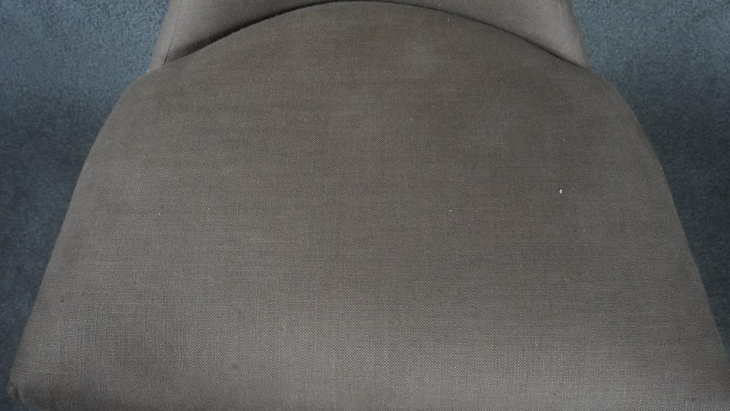 A William Yeoward upholstered side chair with waisted shaped back raised on square tapering - Image 4 of 6