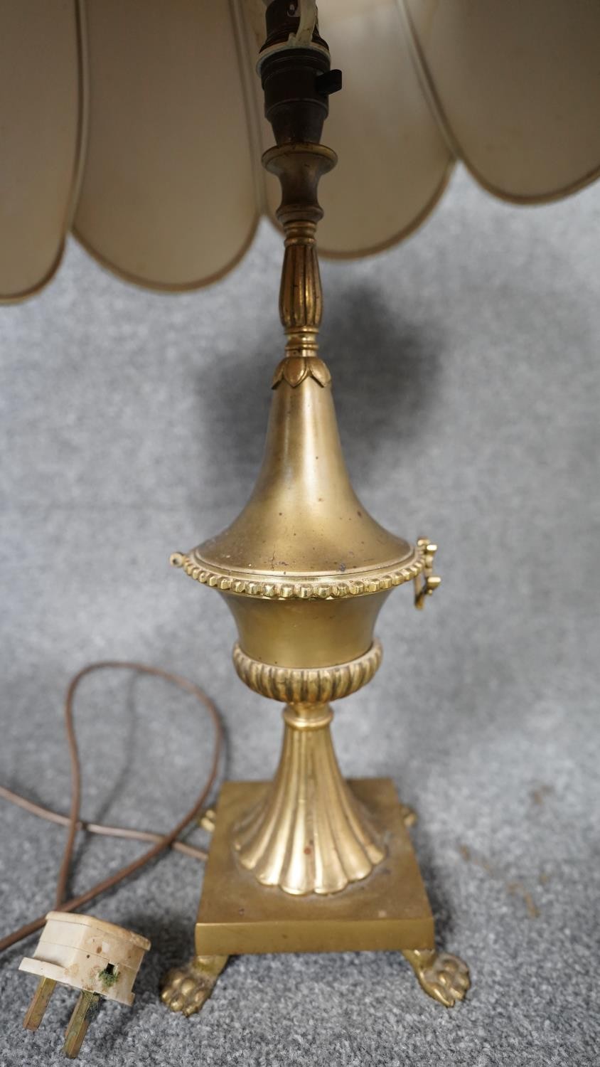 An antique marble and gilt metal table along with a brass twin handled table lamp on four lion paw - Image 9 of 12