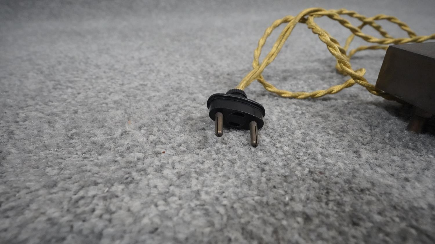 A Mid Century Cedric Hartman style 1UWV bronze effect floor lamp. The bronze triangular shade has - Image 6 of 7