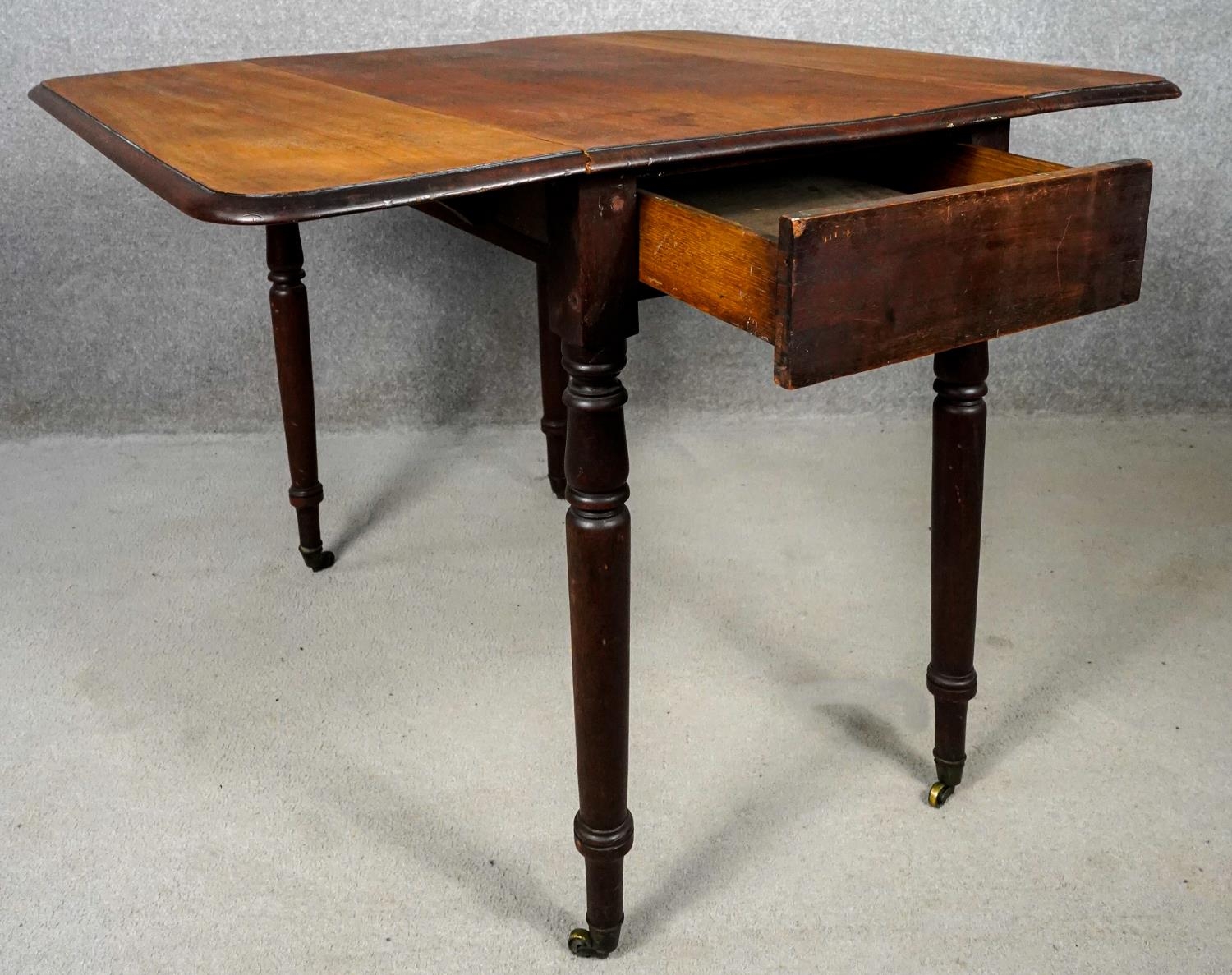 A 19th century mahogany drop flap Pembroke table with frieze drawer on turned tapering supports - Image 4 of 7