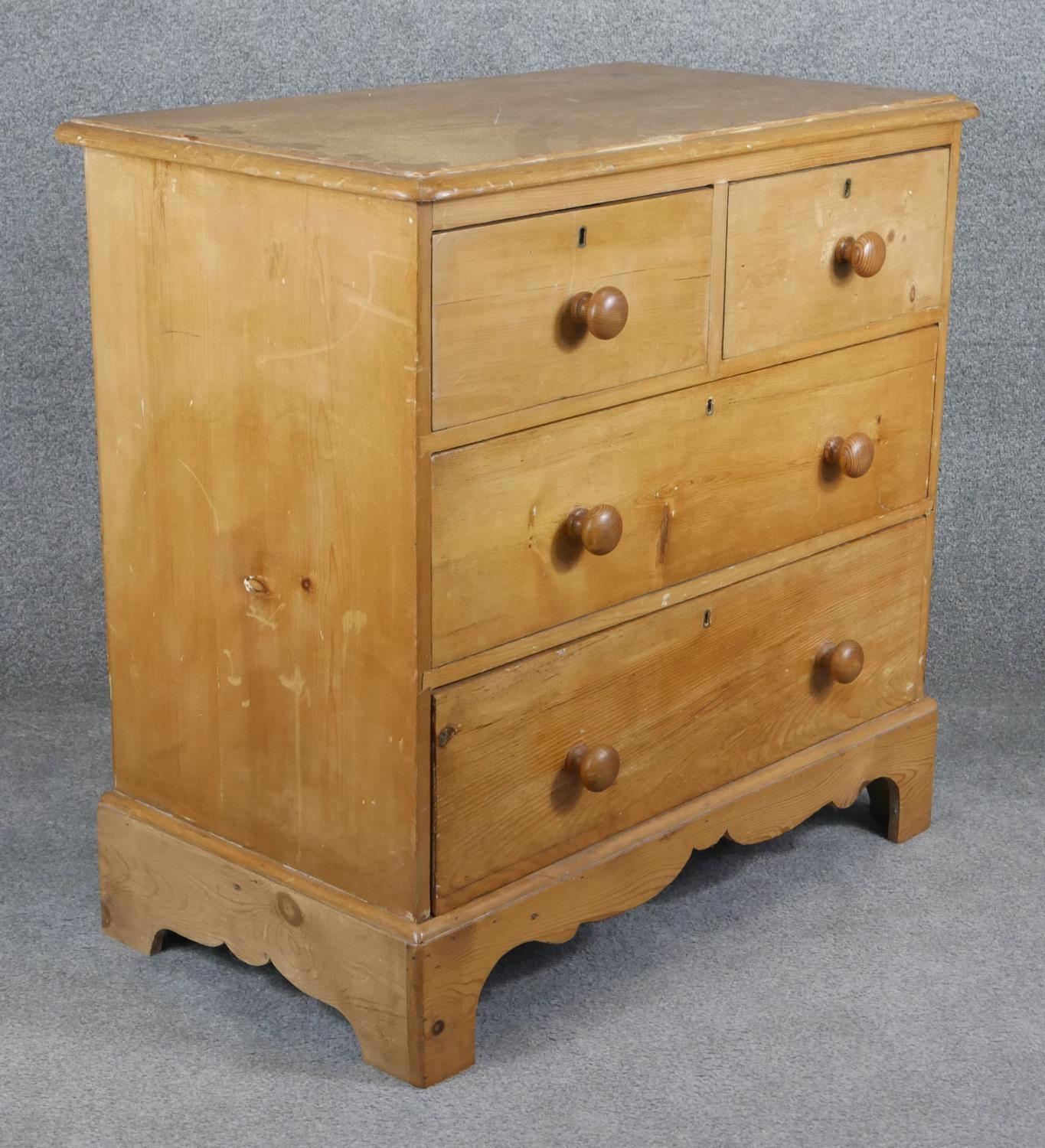 A 19th century pine chest of drawers on shaped bracket feet. H.84 W.86 D.50cm - Image 2 of 5