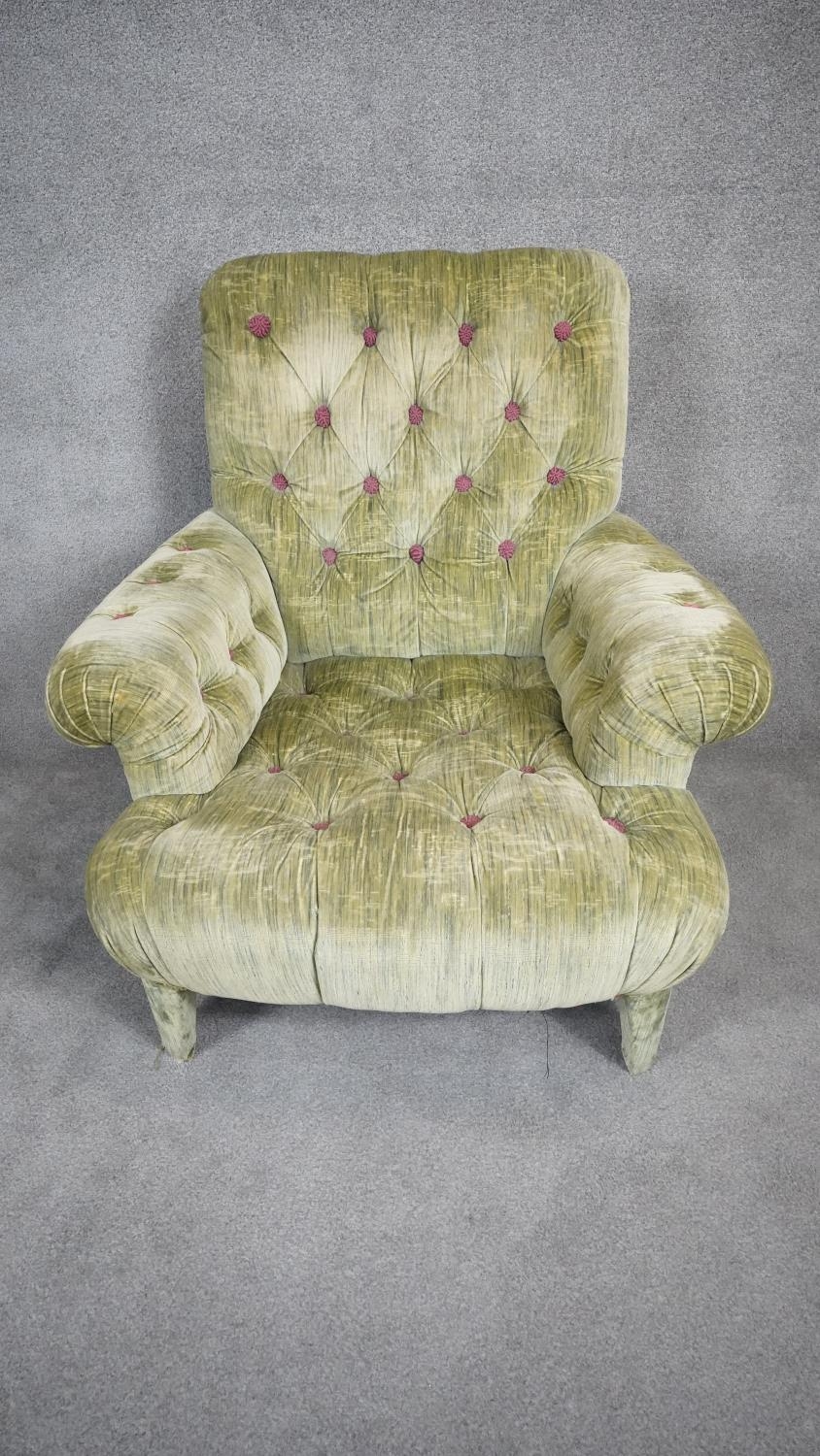 A contemporary Victorian style roll arm easy chair in deep, purple floral buttoned upholstery on - Image 2 of 5