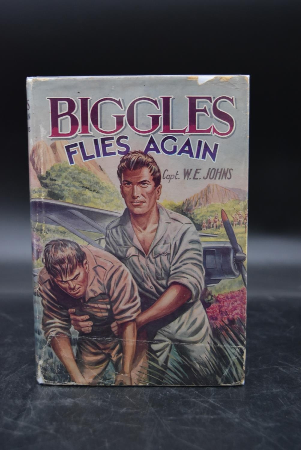 A collection of four first edition Biggles novels. H.20 W.13cm (4) - Image 13 of 15