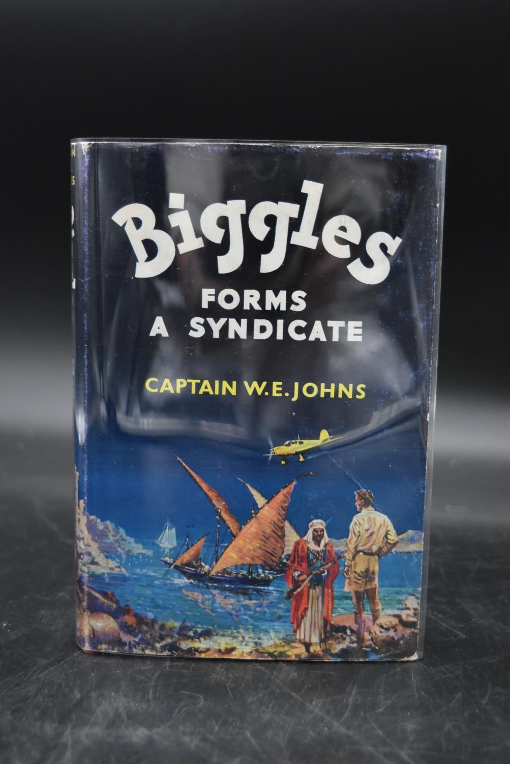 A collection of four first edition Biggles novels. H.20 W.13cm (4) - Image 6 of 15