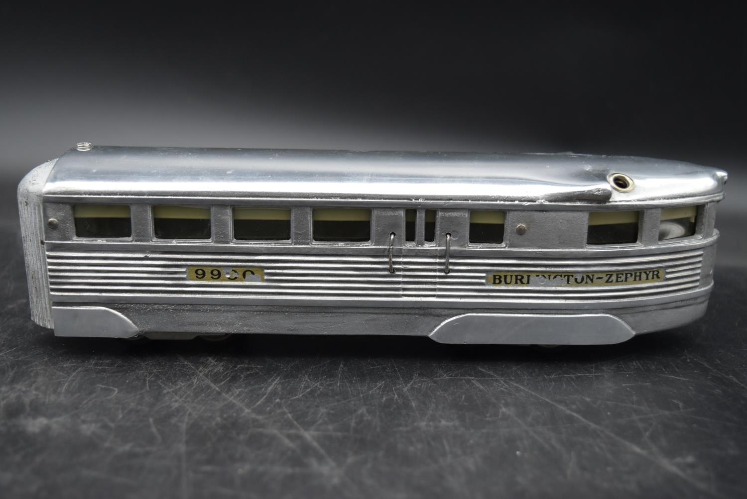 An American Flyer narrow gauge electric Burlington Zephyr locomotive and coach set with patent stamp - Image 5 of 15