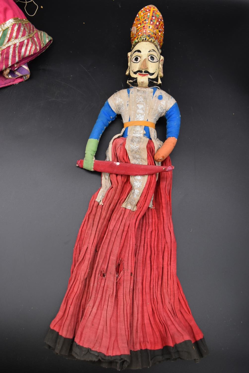 A collection of 20th century Indonesian dolls & puppets. H.60cm (largest doll) (5) - Image 4 of 10