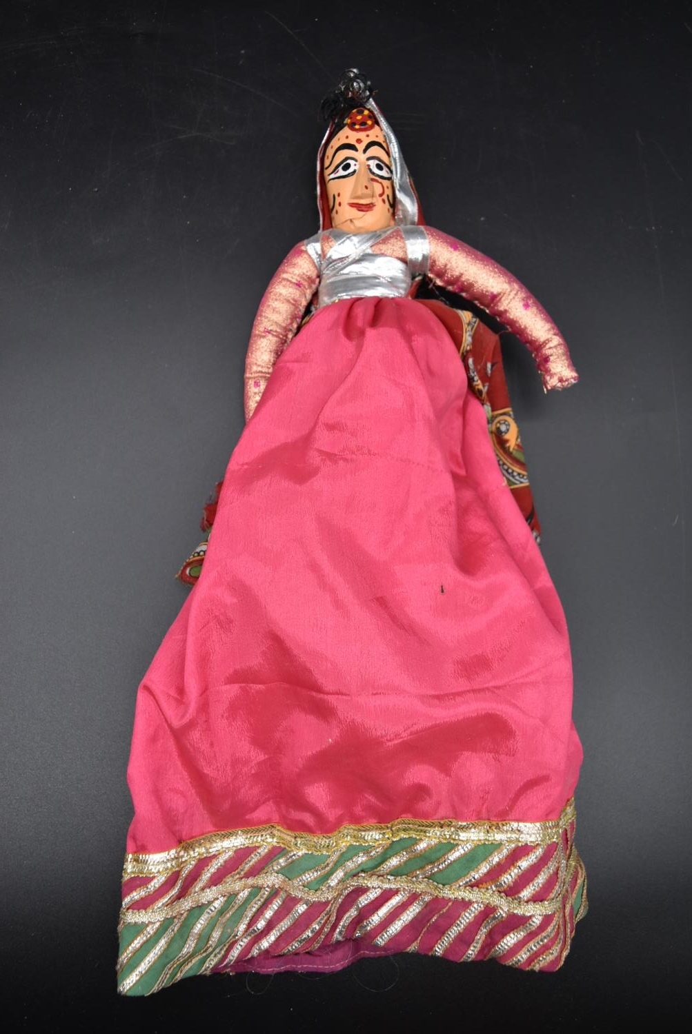 A collection of 20th century Indonesian dolls & puppets. H.60cm (largest doll) (5) - Image 6 of 10
