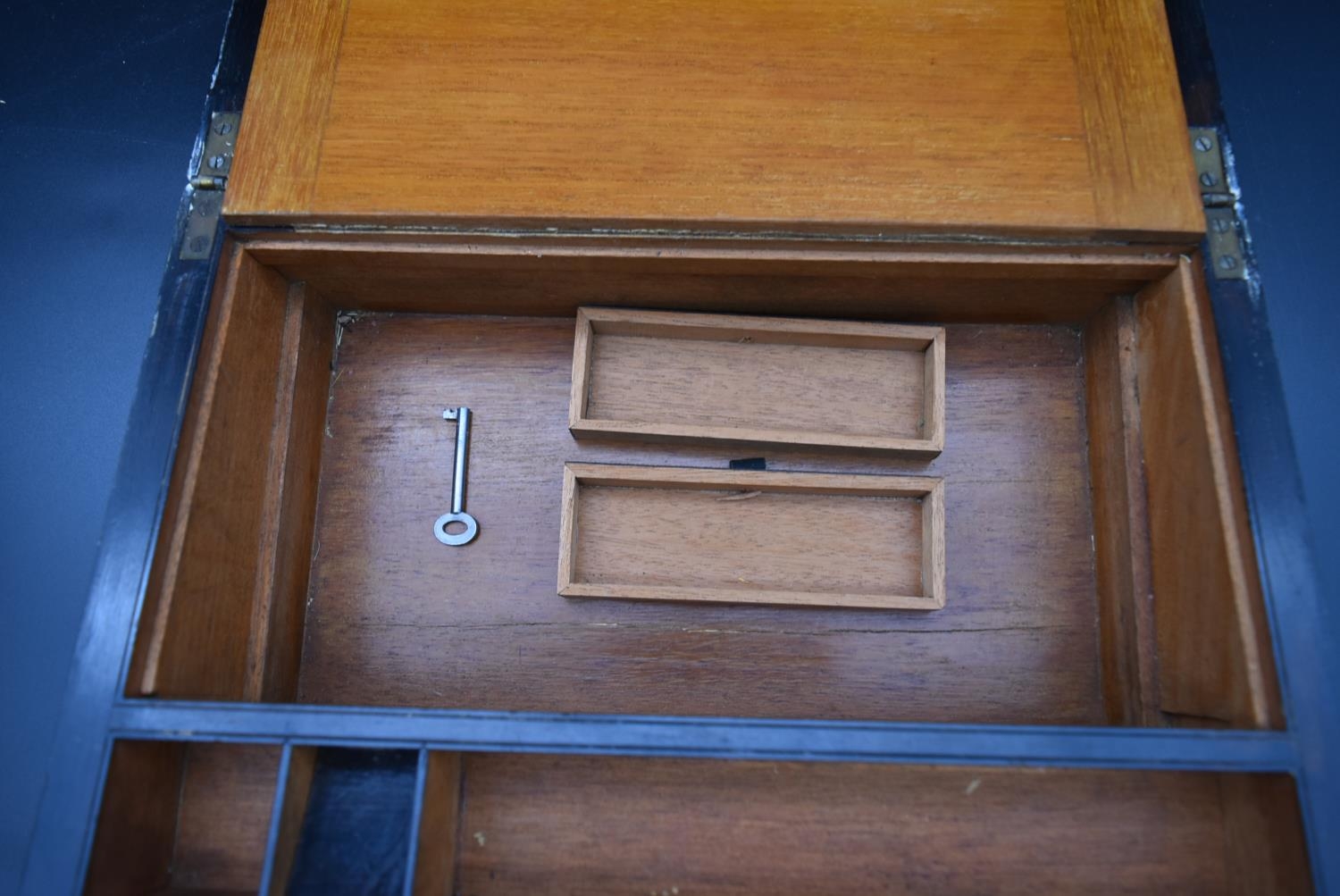 A mid 19th century walnut and brass bound writing slope, fitted interior with single glass inkwell - Image 6 of 9