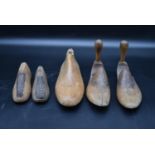 A collection of 19th century wooden shoe lasts. Size, 9 & size EU 44 (5)