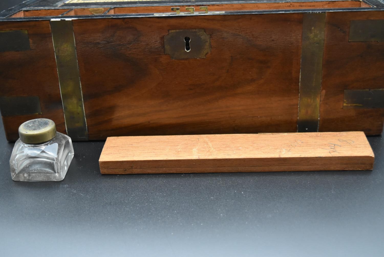 A mid 19th century walnut and brass bound writing slope, fitted interior with single glass inkwell - Image 4 of 9