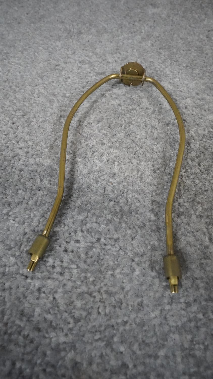 A brass desk lamp with adjustable articulated arm. H.44 - Image 2 of 5