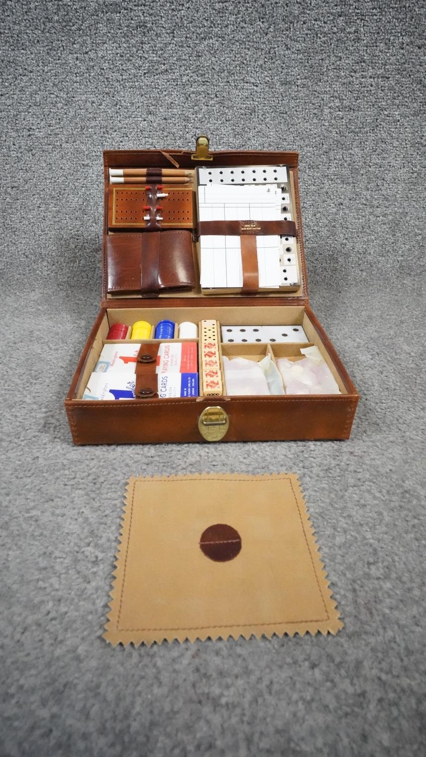 A leather cased lockable travelling gaming set, including dice, gaming pieces, cribbage, chess board - Image 5 of 6