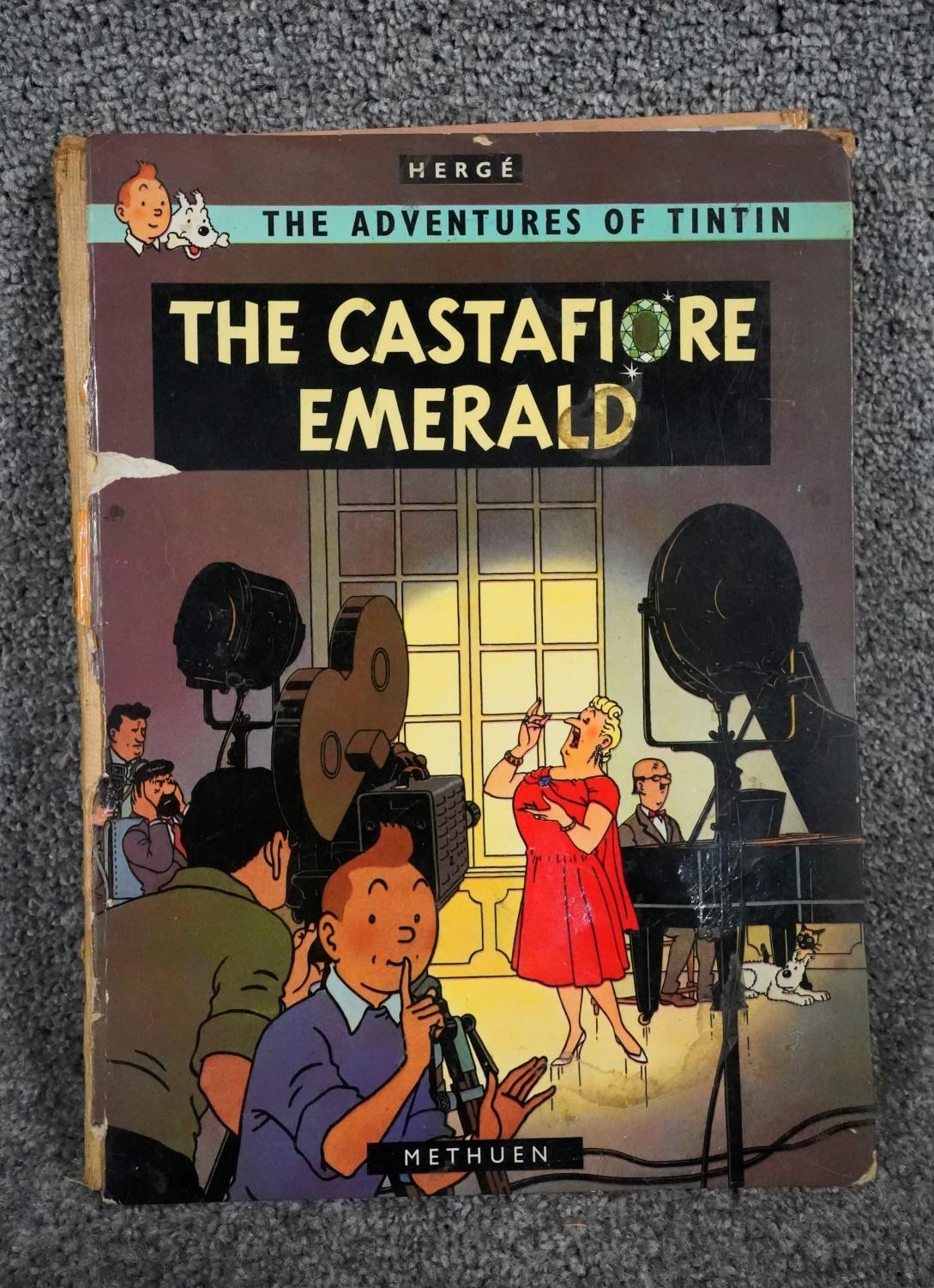 A collection of twelve vintage Tintin comics. H.31 W.23 - Image 17 of 24