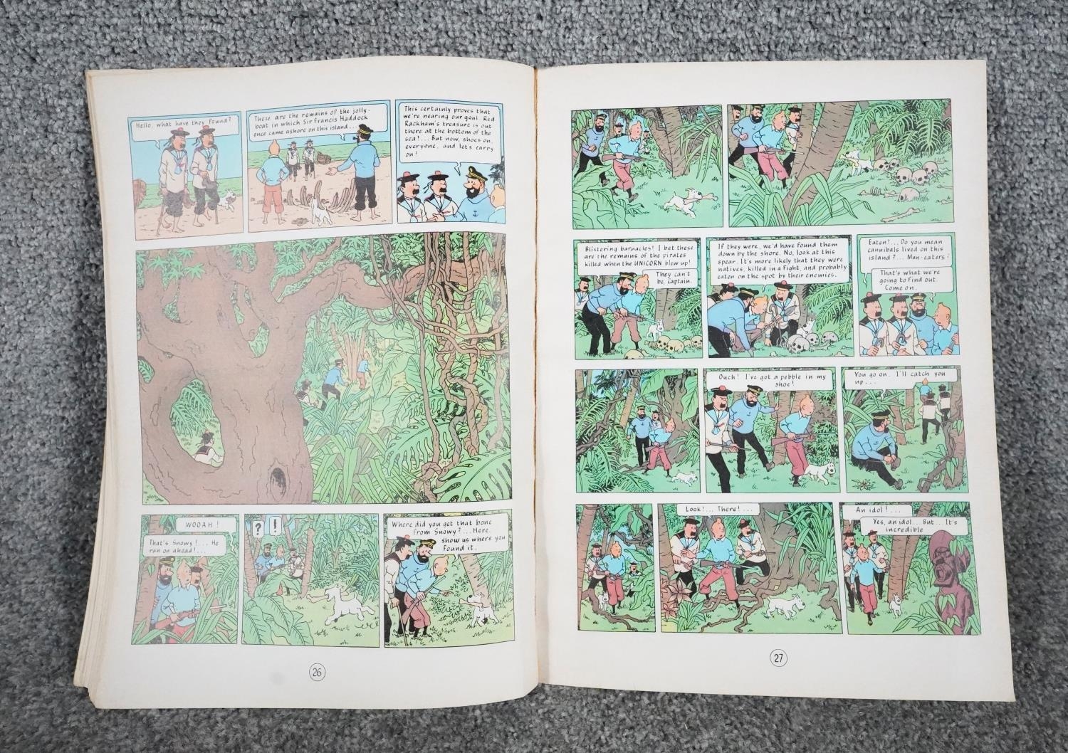 A collection of twelve vintage Tintin comics. H.31 W.23 - Image 12 of 24