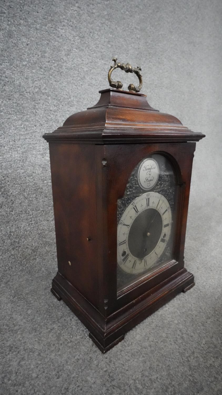 A modern 18th century style bracket clock, the dial inscribed 'Tempus Fugit', with Roman numerals - Image 2 of 8