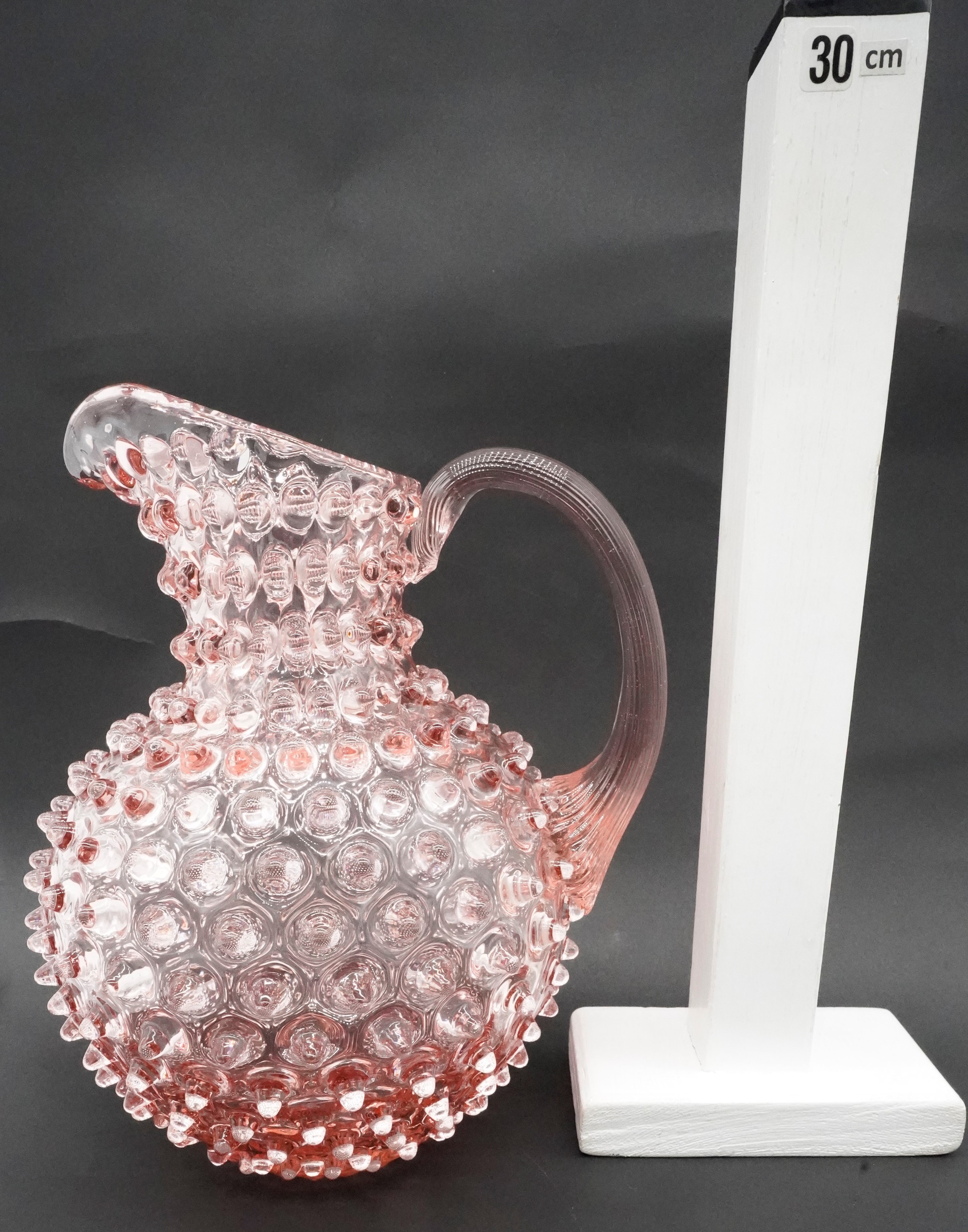 A contemporary Klimchi Rosaline hobnail Art Glass jug. Maker's stamp to the base. H.24cm - Image 5 of 5