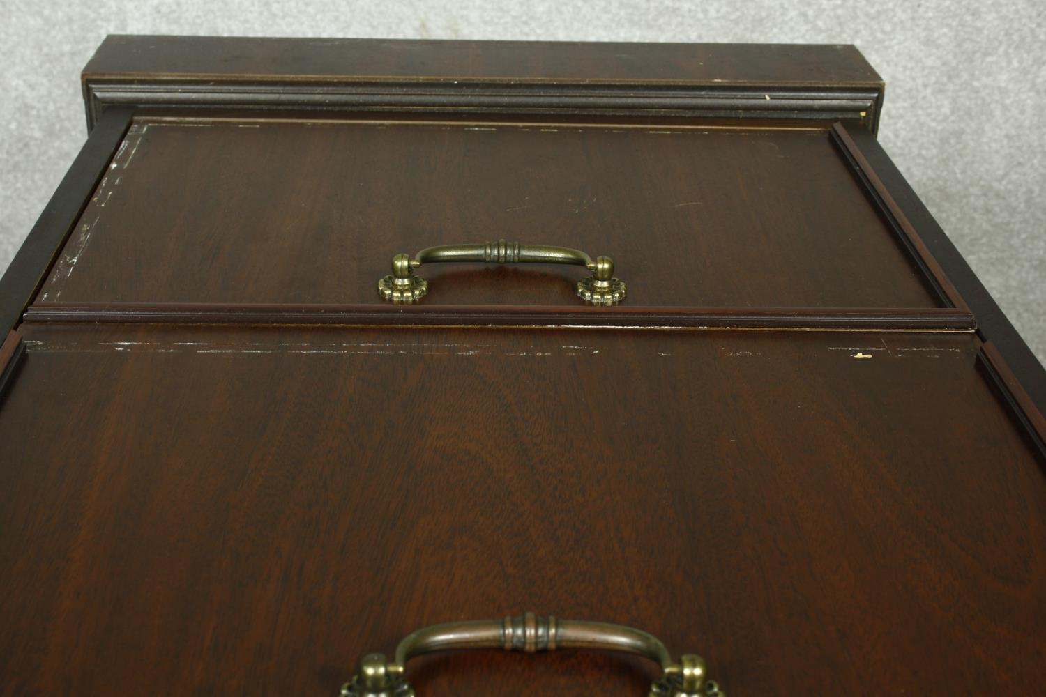 A Georgian style mahogany two drawer locking filing cabinet. H.76 W.52 D.60 - Image 10 of 10
