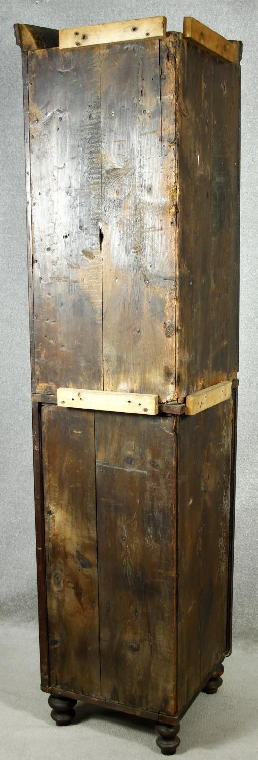 A Georgian mahogany bow fronted two section corner cabinet with satinwood stringing and conch - Image 11 of 18