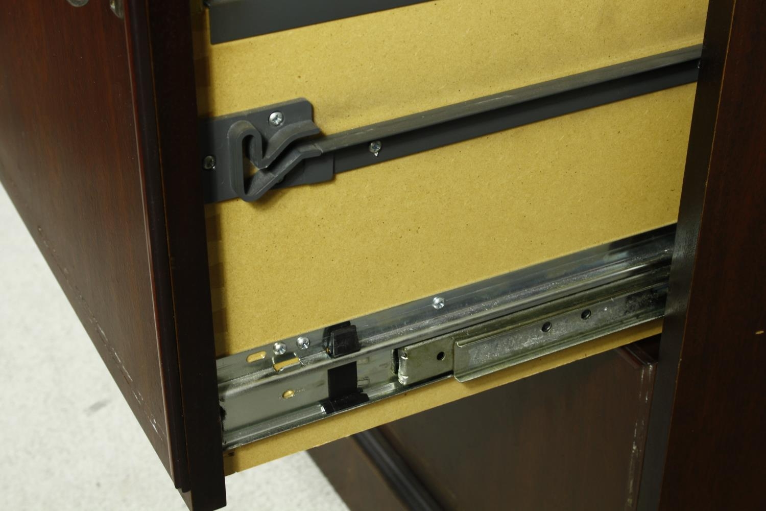 A Georgian style mahogany two drawer locking filing cabinet. H.76 W.52 D.60 - Image 6 of 10