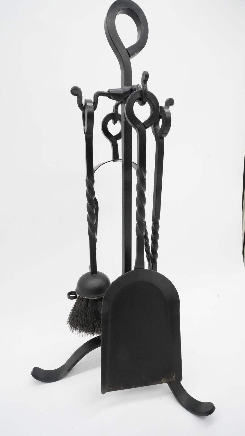 A cast iron stand with fire tools. Handles with twisted design. H.56cm - Image 7 of 7