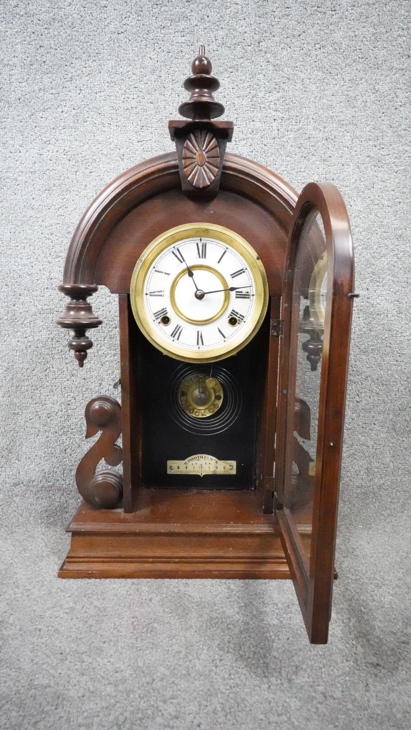 A late 19th century mahogany cased American mantel clock with eight day movement. No Key. H.60 W. - Image 2 of 5