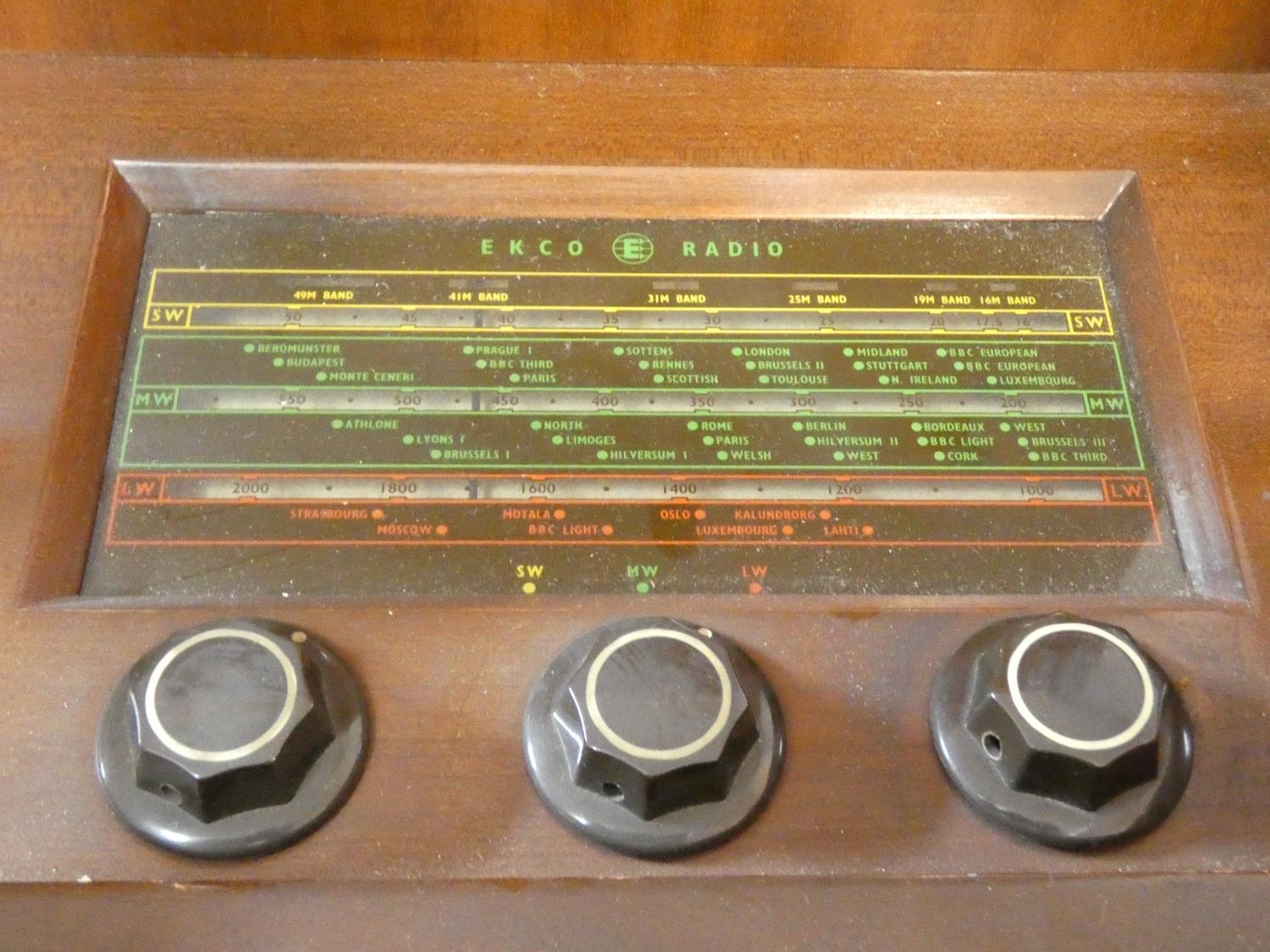 A vintage teak floor standing Ekco radiogram and record player. H.72 W.83 D.39cm - Image 6 of 17