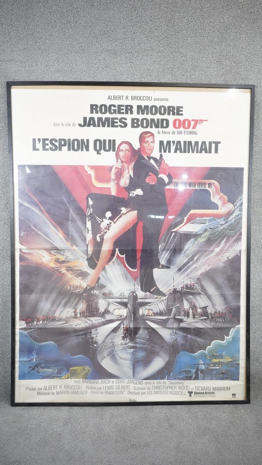 A full size framed and glazed vintage French movie poster for the Bond film 'The Spy Who Loved - Image 4 of 5