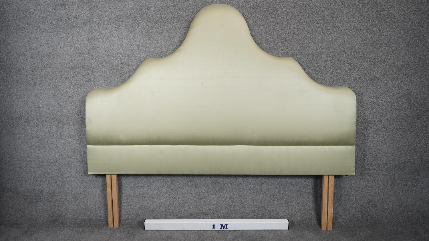 A contemporary arched silk upholstered headboard for a 6ft mattress. H.155 W.182cm - Image 3 of 3