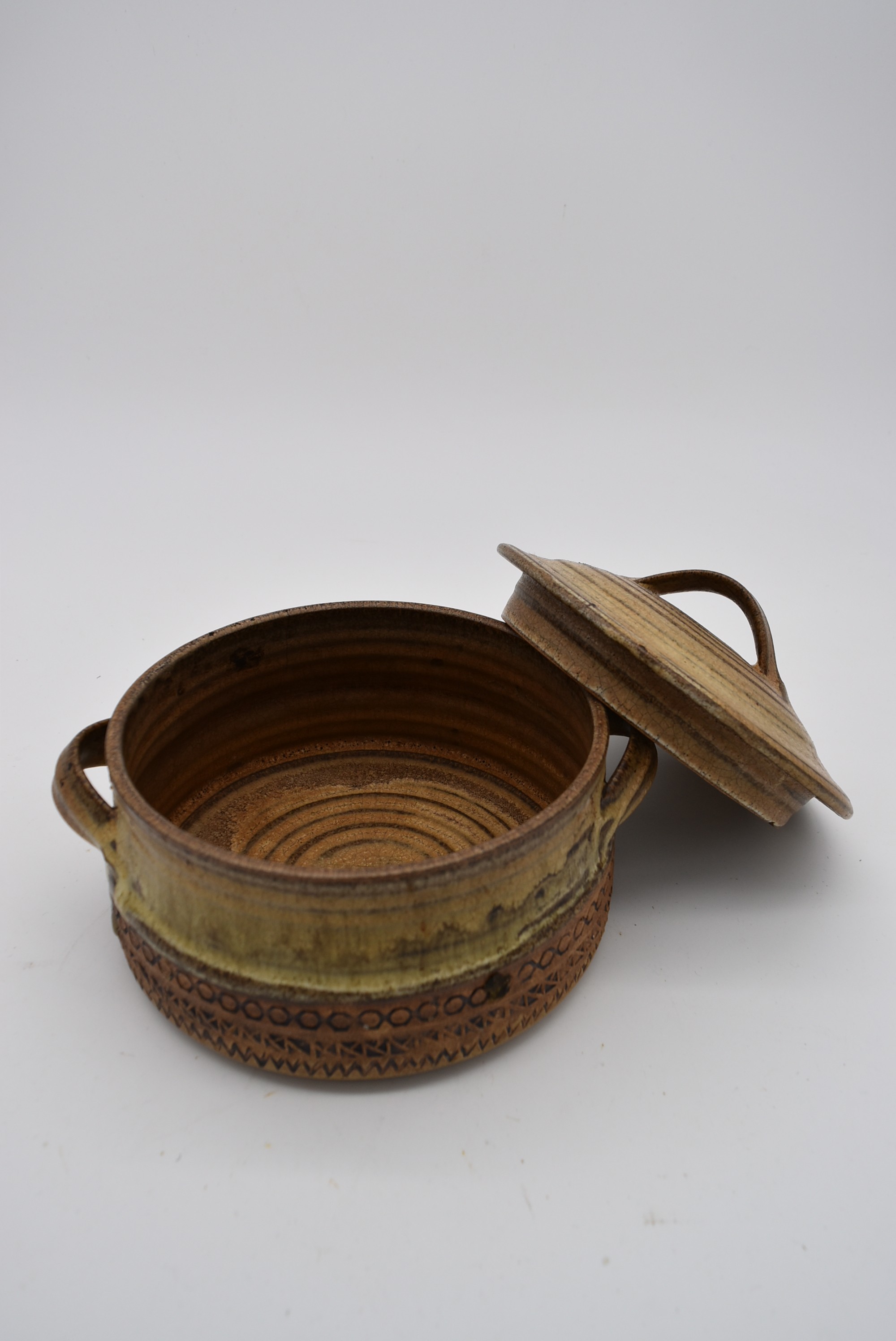 A lidded casserole pot, signed to base 'Dianne Sanders' - Image 2 of 4