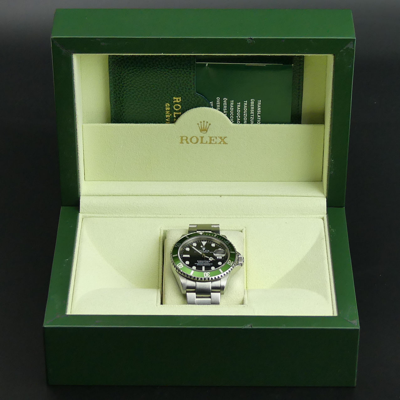 Rolex Submariner with a green bezel, dating from 2004 and with the 'Flat 4'. It has an F serial - Image 2 of 15