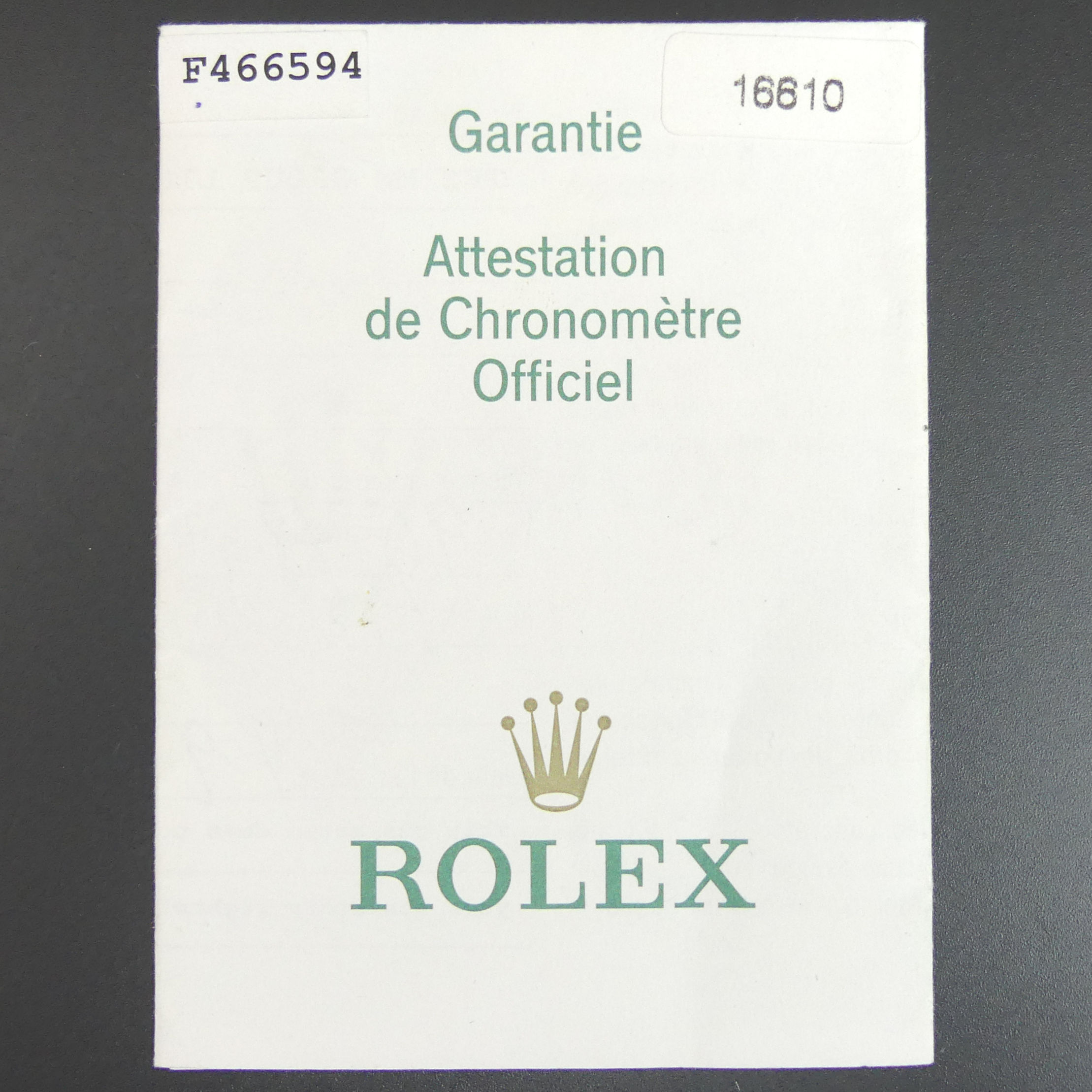 Rolex Submariner with a green bezel, dating from 2004 and with the 'Flat 4'. It has an F serial - Image 5 of 15