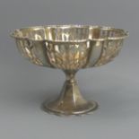 George V pierced silver pedestal bon bon dish, Birmingham 1919. 8 cm in diameter x 12.5 cm high. 104