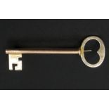 Antique 9 carat rose gold key design brooch, circa 1910, 1.8 grams. 43 mm long. UK Postage £12.