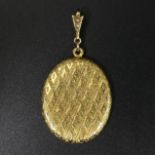 Victorian 15ct gold (tested) locket pendant, 8.8 grams. 22 mm x 30 mm (excluding the bail). UK