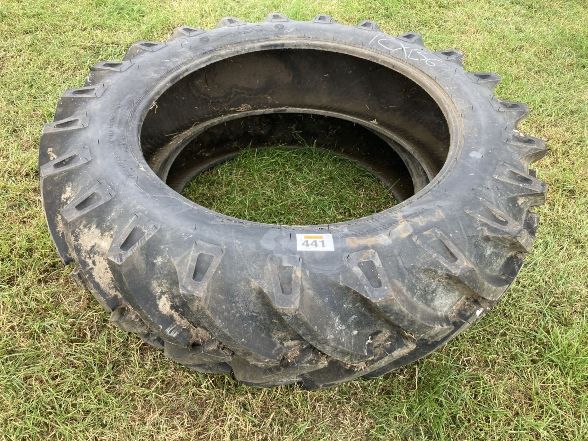 Pair of new tyres for Ford 4000 13.6/12-36