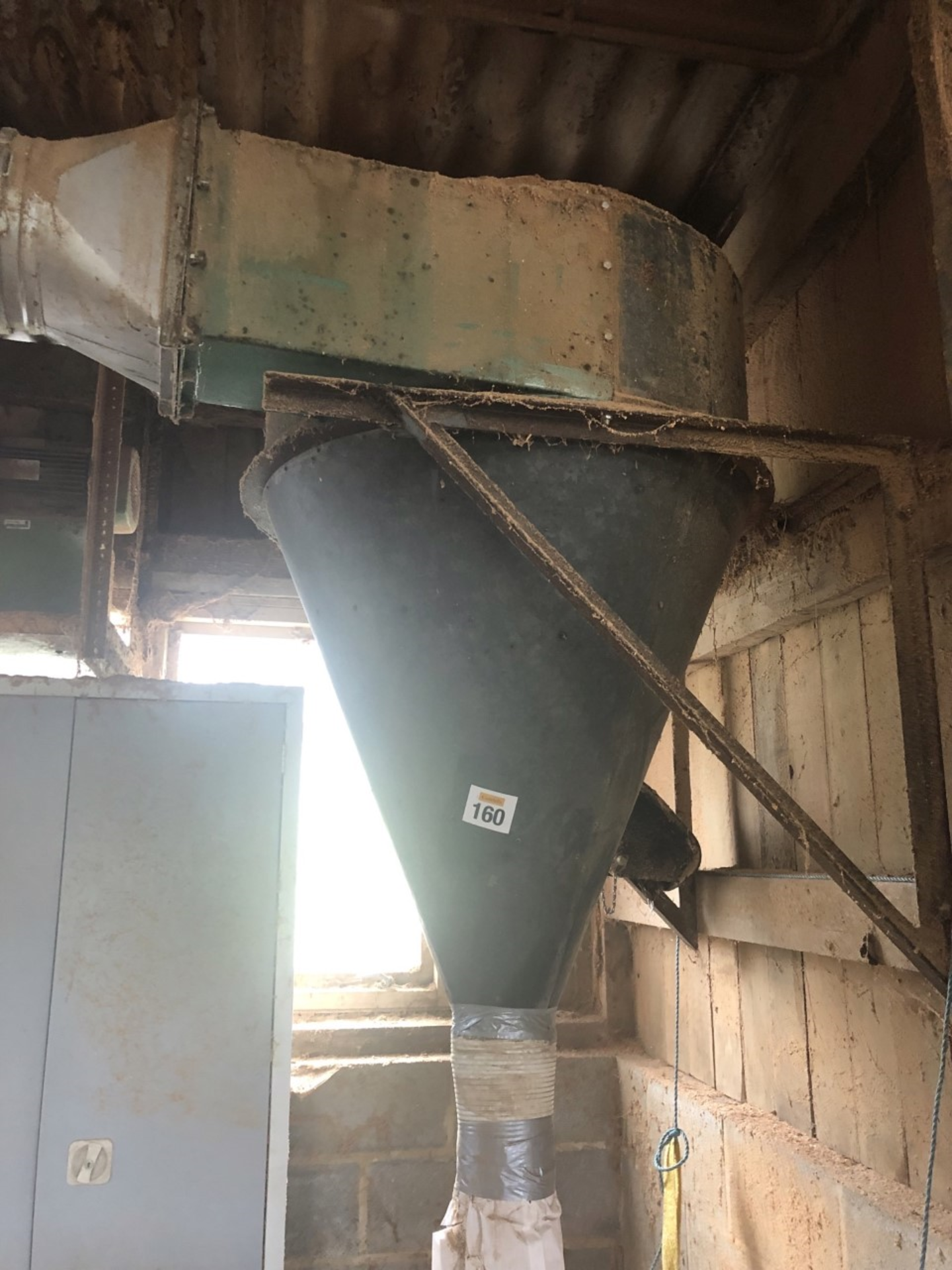 DUST EXTRACTION SYSTEM