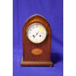 AN ANTIQUE INLAID DOME TOPPED MANTLE CLOCK