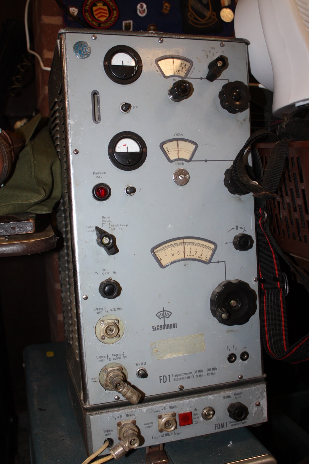 A TYPE 545A OSCILLOSCOPE TOGETHER WITH A SCHOMANDL FREQUENCY METRE - Bild 3 aus 3