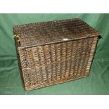 A LARGE WICKER HAMPER BASKET H-49 CM W-69 CM