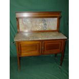 AN EDWARDIAN MAHOGANY INLAID MARBLE TOPPED WASHSTAND H-128 W-122 CM