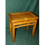 A SMALL COLONIAL STYLE HARDWOOD OCCASIONAL TABLE H-51 W-52 CM